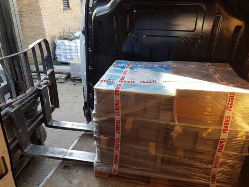 Newbury Couriers Delivery Pallet Collection