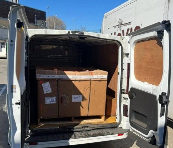 Newbury Couriers Collection Pallet Deliver / Collection in Newbury
